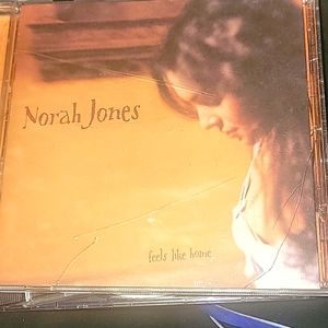 Norah Jones FEELS LIKE HOME